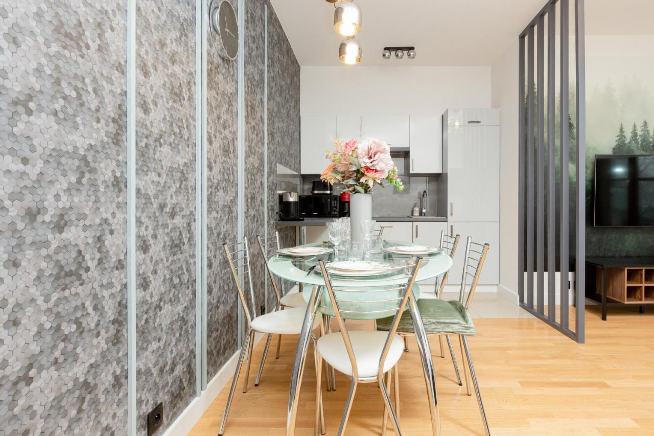Park Arkadia Apartment With Parking Mokotow By Noclegi Renters Варшава Екстериор снимка